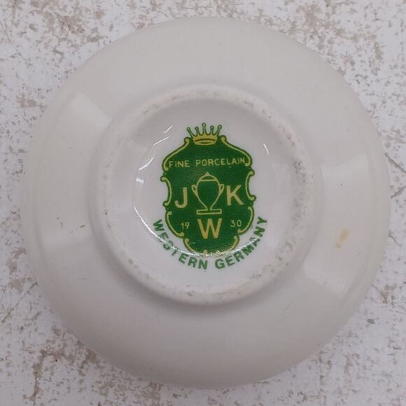 Vintage Porcelain Round Trinket Box JWK Josef Kuba Western Germany w/ Gold Trim - Picture 9 of 13
